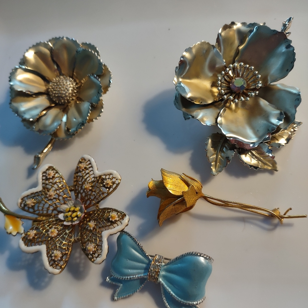 Vintage brooches